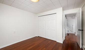 4120 Woodland Dr, Ann Arbor, MI 48103