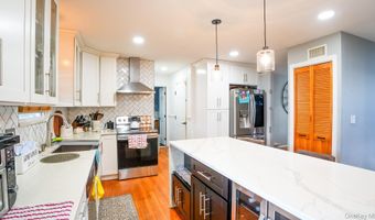 65 Williams Ave, Amityville, NY 11701