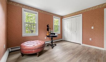 13 Birchwood Cir, Bedford, NH 03110