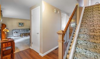 53 Brookpark Dr, Amherst, NY 14228