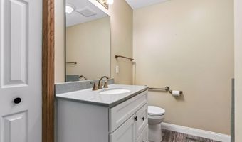 3849 Stonehaven Ct, Anoka, MN 55303