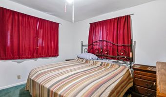 313 S Rinker Ave, Aurora, MO 65605