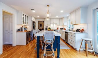 155 Oakdale Rd, North Kingstown, RI 02852