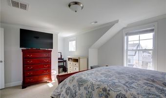 17 Mariner Way, Middletown, RI 02842