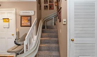 36 Primrose Ln 36, North Providence, RI 02904