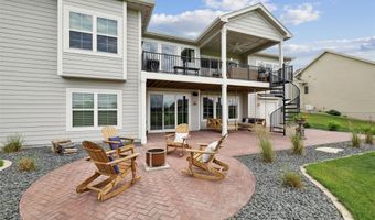 6004 NE Briarwood Dr, Ankeny, IA 50021