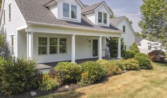 2 Sunnyfield Ln, Falmouth, ME 04105