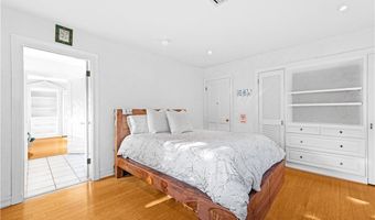 5920 Colodny Dr, Agoura Hills, CA 91301