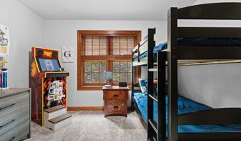 3901 N MILLWOOD Dr, Appleton, WI 54913