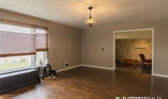 30 N Division St, Cowley, WY 82420