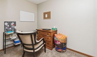 205 NE 9th St, Ankeny, IA 50021