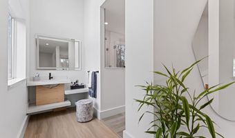 672 Danville Corner Rd, Auburn, ME 04210