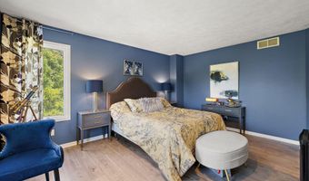 9820 Snow Pointe Dr SE, Alto, MI 49302