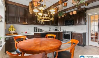 2730 Chew St, Allentown, PA 18104