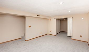 3814 Brookdale Ave, Ames, IA 50010