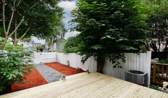 318 N PAYNE St, Alexandria, VA 22314