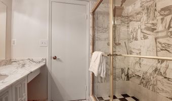 1101 S ARLINGTON RIDGE Rd S 208, Arlington, VA 22202