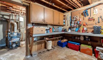 76 Country Ln, Bristol, CT 06010