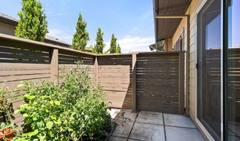 37 N Mountain Ave, Ashland, OR 97520