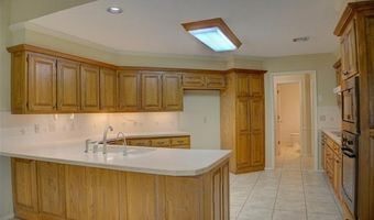 5708 Parkhill Pl, Bartlesville, OK 74006