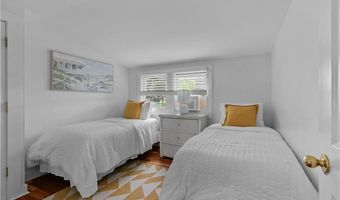 19 Warren Ave 19, Middletown, RI 02842