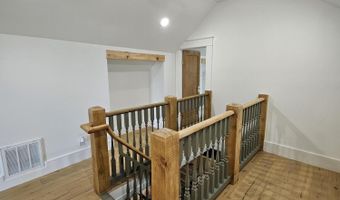 3073 State Highway WW, Aurora, MO 65605