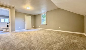 29 Fordway St, Derry, NH 03038