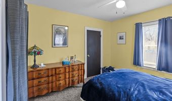 66 Earl Ave, East Providence, RI 02915