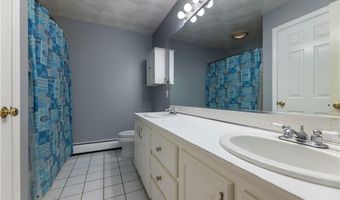 258 Woodridge Dr, North Kingstown, RI 02874