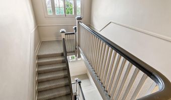 610 SOMERSET Rd 302, Baltimore, MD 21210