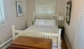 160 Col. John Gardner Rd, Narragansett, RI 02882