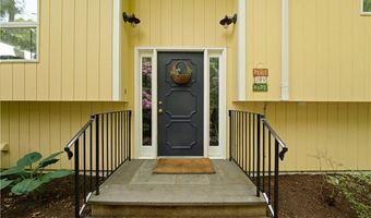 106 Lauri Dr, Charlestown, RI 02813