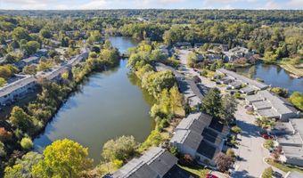 747 Peninsula Ct, Ann Arbor, MI 48105