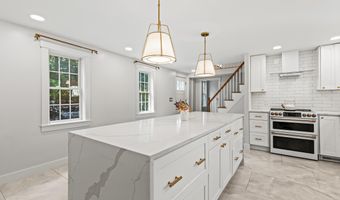 259 Falmouth Rd, Falmouth, ME 04105