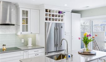62 Nipmuc Trl C, North Providence, RI 02904