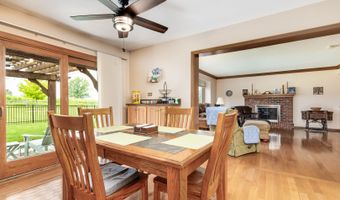 420 Fairway View Dr, Algonquin, IL 60102