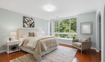 4956 SENTINEL Dr 9-402, Bethesda, MD 20816