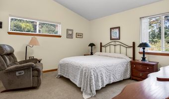 3956 BEACH LOOP Dr SW, Bandon, OR 97411
