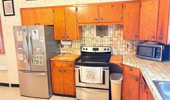 1404 S 8th St, Atchison, KS 66002