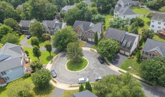 10604 MAPLECREST Ln, Potomac, MD 20854