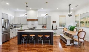 1236 PERRIN Dr, Arabi, LA 70032