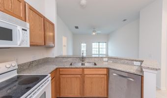 2800 S Knightsbridge Cir, Ann Arbor, MI 48105