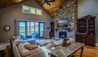 214 Pasture Ln, Banner Elk, NC 28604