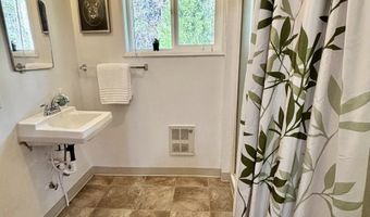 55433 MCKENZIE Hwy, Blue River, OR 97413