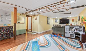 23 Chapel St, Augusta, ME 04330