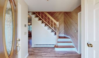 54 Flax Hill Rd, Brookfield, CT 06804