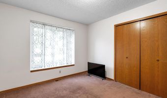 4650 Farmstead Ct, Bel Aire, KS 67220