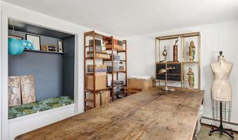 152 Hamilton Ave, Jamestown, RI 02835