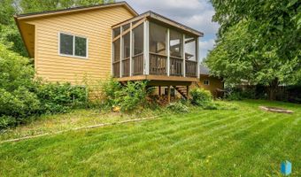 316 W Evergreen Dr, Brandon, SD 57005