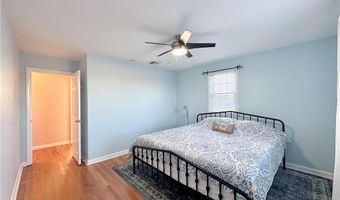 24 High St, Middletown, RI 02842